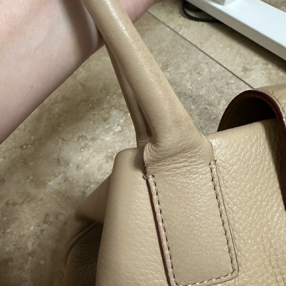Kate Spade Beige Satchel Bag with gold toggle closure - Picture 10 of 11